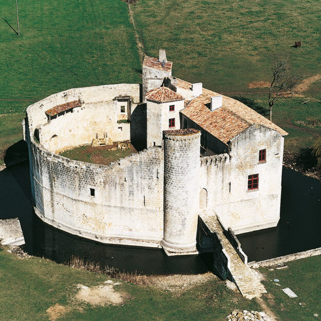 Château Mélusine - Château-Fort de Saint-Jean d'Angle