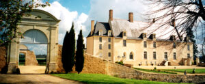 Accès latéraux au Château du Bois de Sanzay