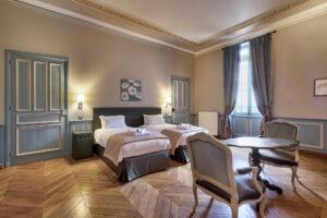 locations saisonnières en Bourgogne Sud, Château de Montrevost