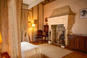 chambre au donjon Fées, cheminée
