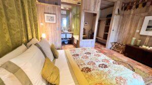 chambre supérieure Catherine de Médicis vue salle de bain