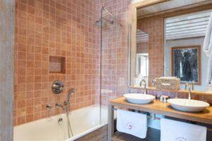 Salle de bain chambre supérieure Richard Cœur de Lion